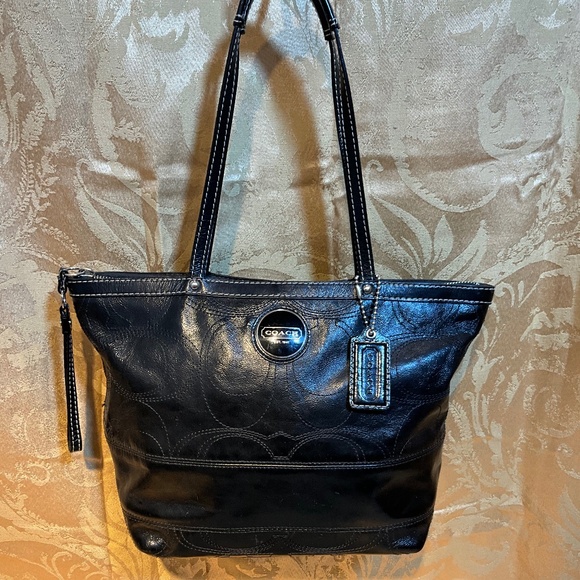 Coach  black leather Tote embroidered monogram.    D1Aa - Picture 1 of 8